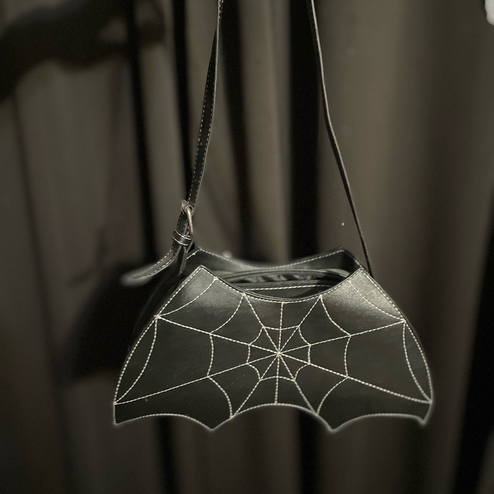 Black Spider Web Bat Design Women's Bag